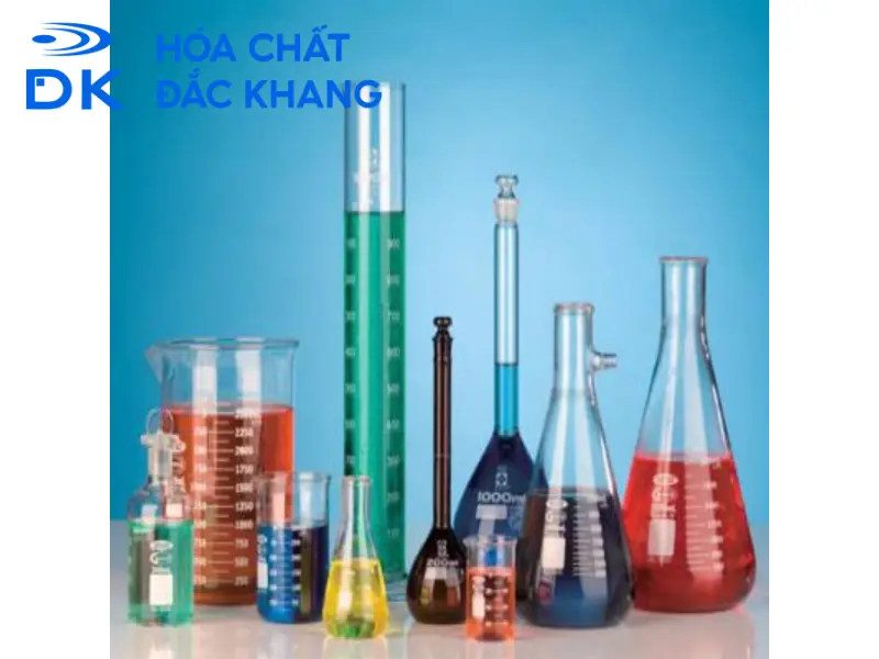 Mỗi loại hóa chất công nghiệp có màu sắc, hình thái khác nhau